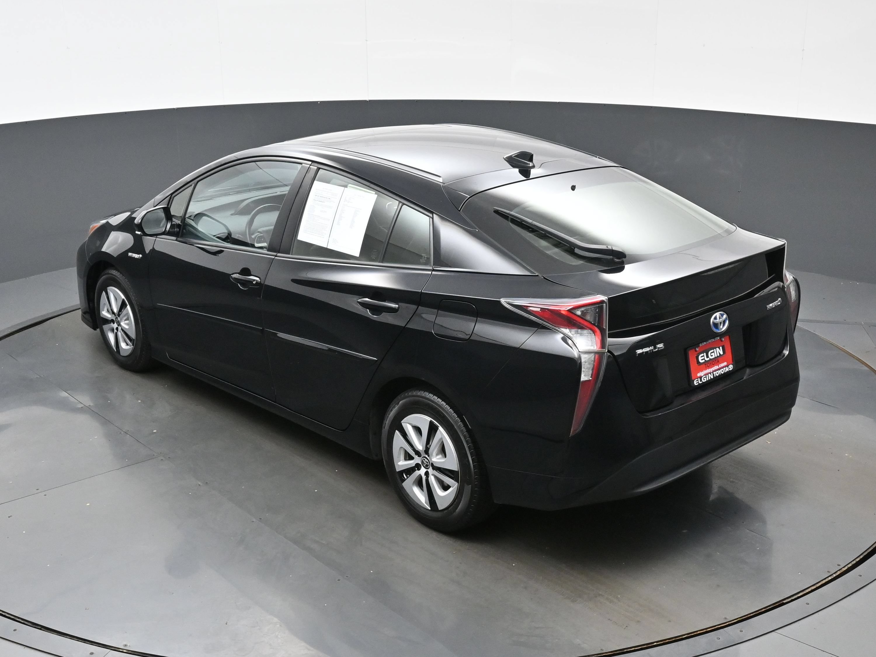 Used 2017 Toyota Prius Four w/ Advanced Technology Package FWD image 41