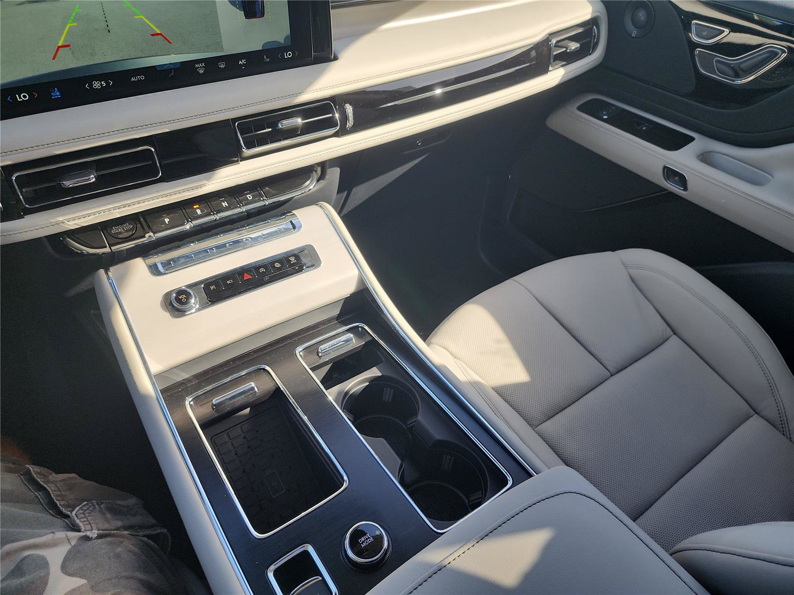 New 2027 Lincoln Aviator Reserve w/ Jet Appearance Package RWD image 38