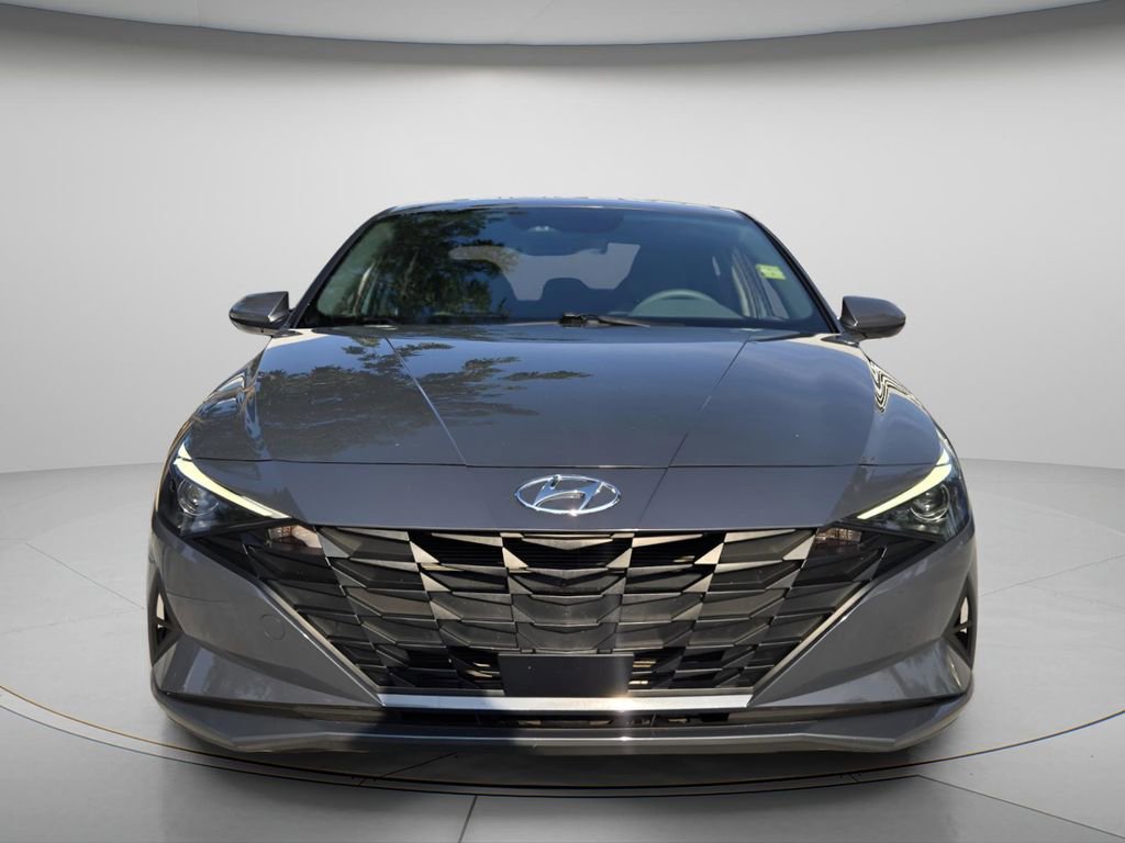 Used 2023 Hyundai Elantra SEL w/ Convenience Package FWD image 4