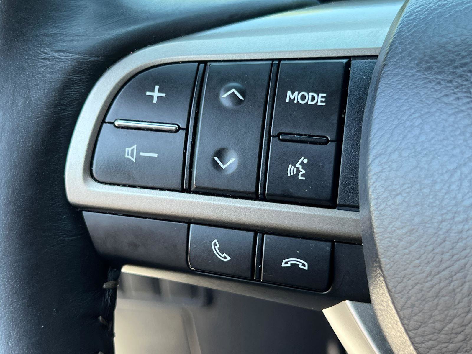 Used 2017 Lexus ES 350 w/ Luxury Package image 26