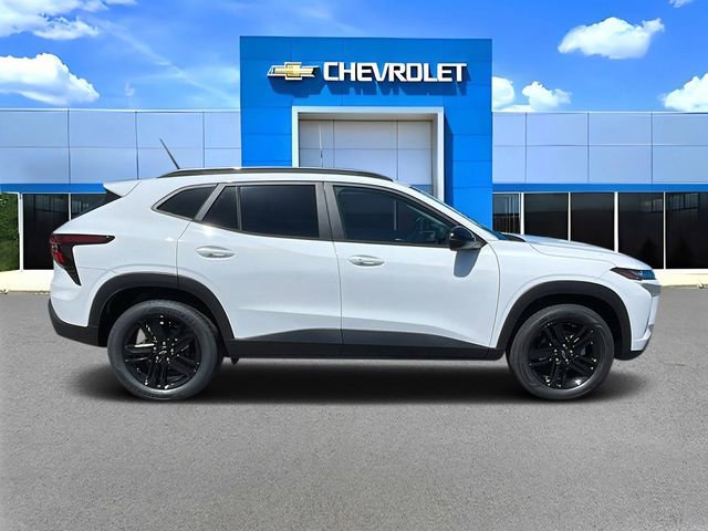 New 2026 Chevrolet Trax ACTIV FWD image 2