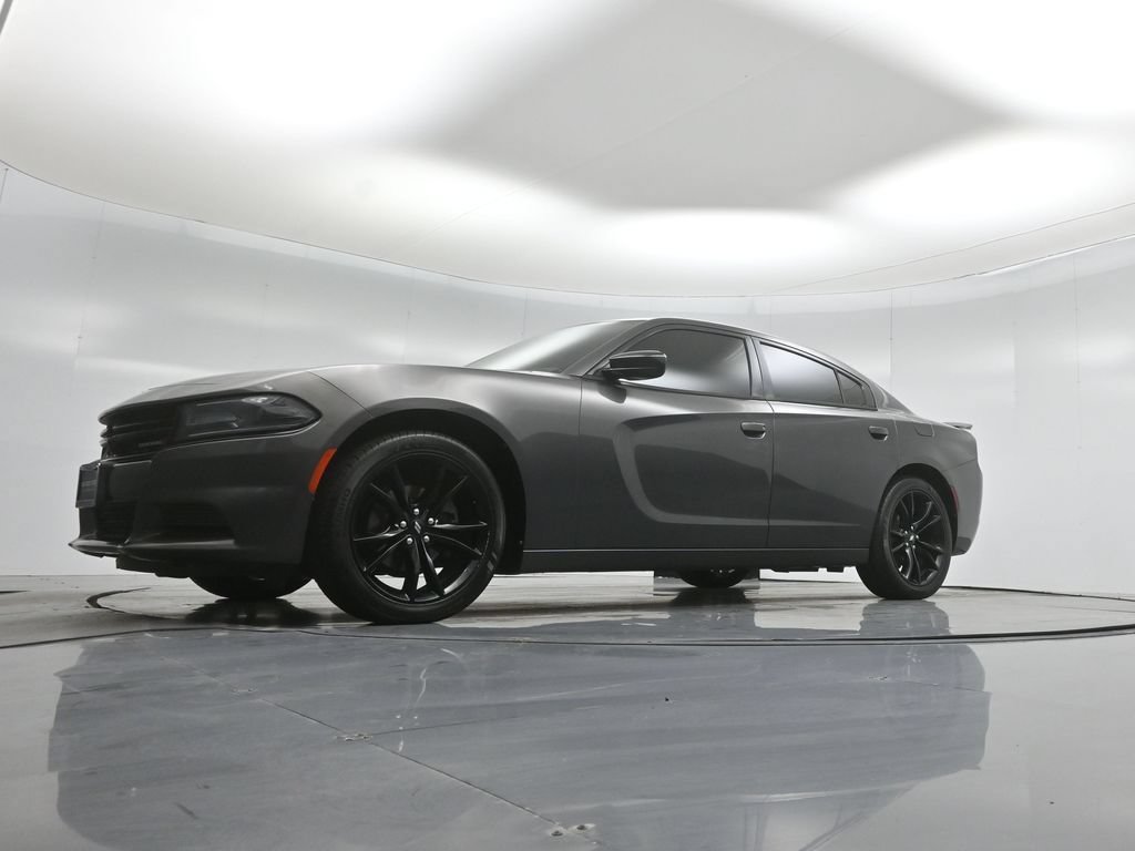 Used 2017 Dodge Charger SE w/ Blacktop Package RWD image 43