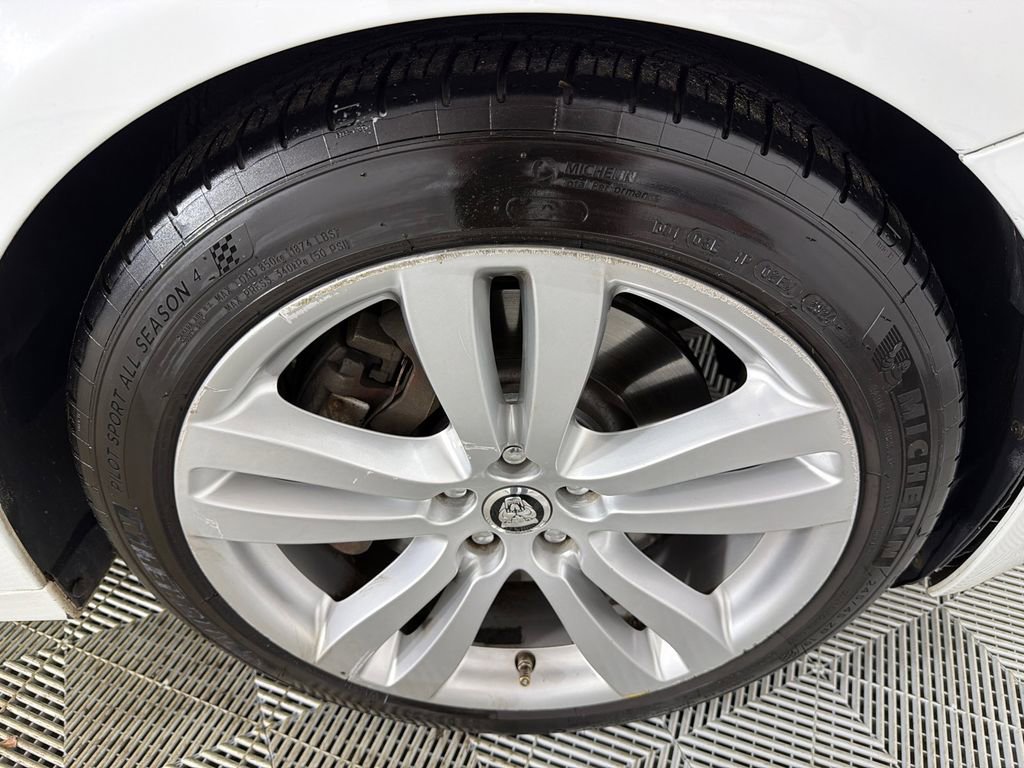 Used 2012 Jaguar XJ L image 14