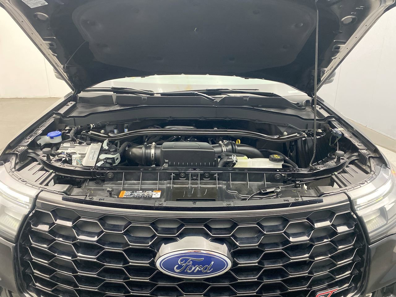 Used 2025 Ford Explorer ST w/ Sun And Sound Package AWD/4WD image 11