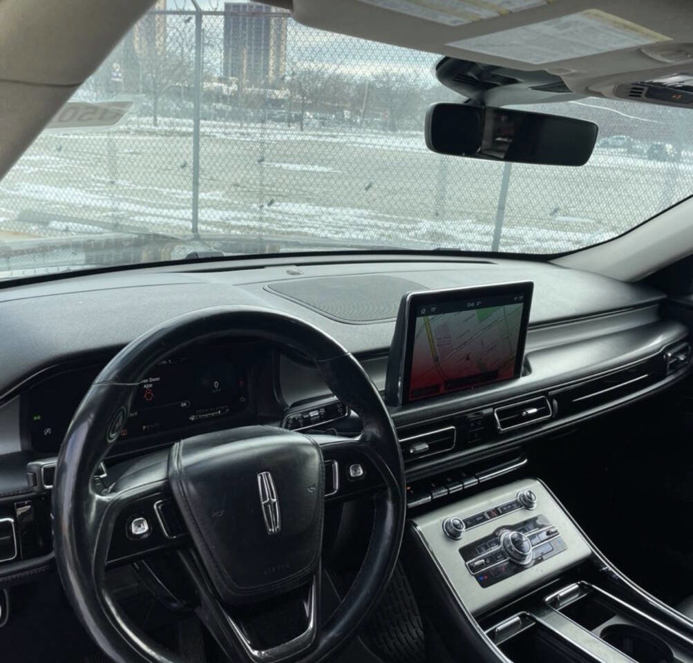Used 2021 Lincoln Aviator AWD image 2