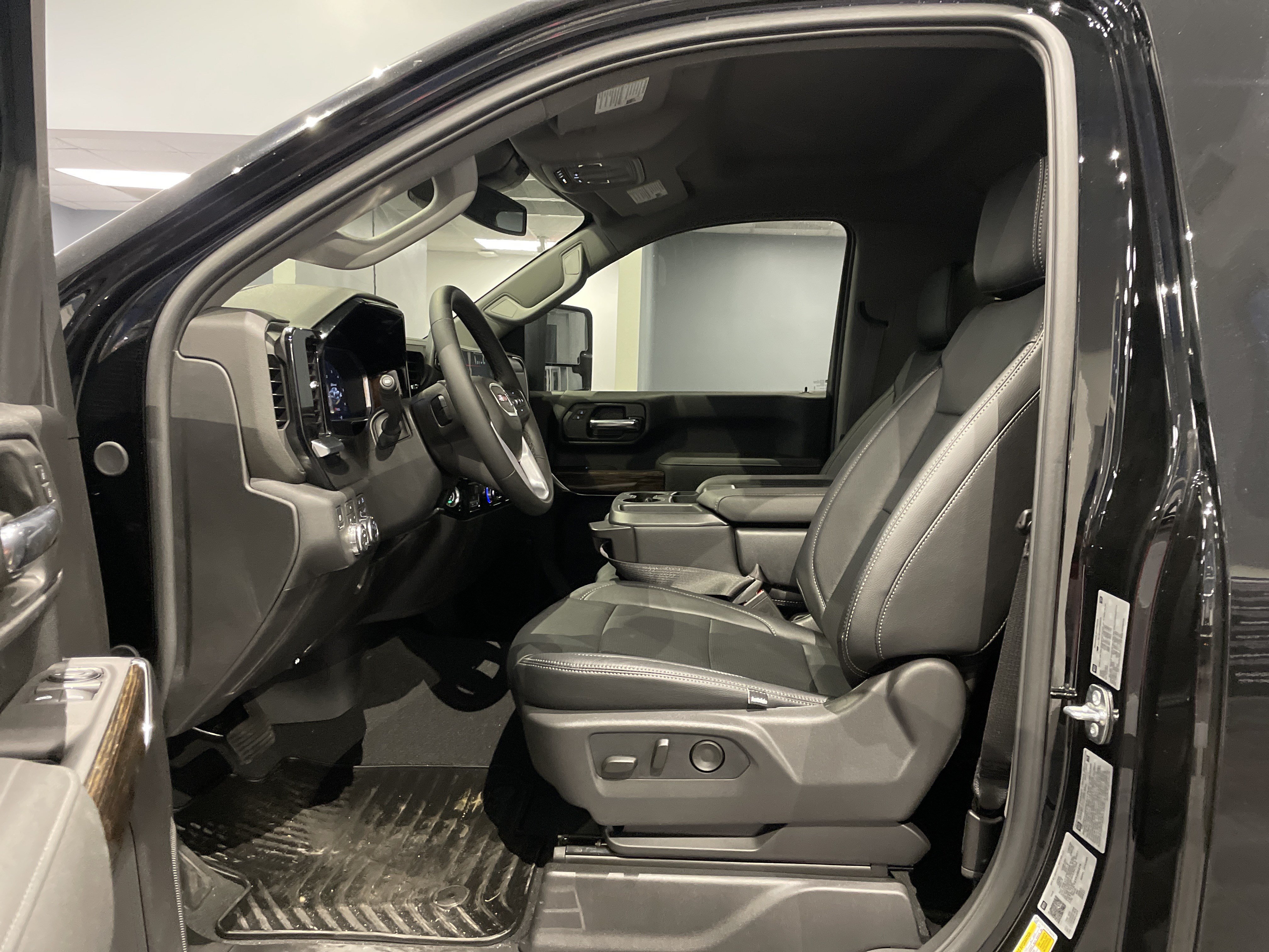 Used 2026 GMC Sierra 3500 SLE AWD/4WD image 18