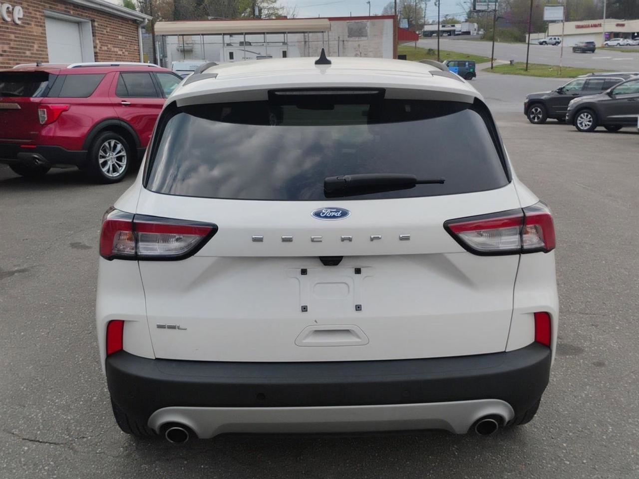 Used 2022 Ford Escape SEL w/ Technology Package image 6