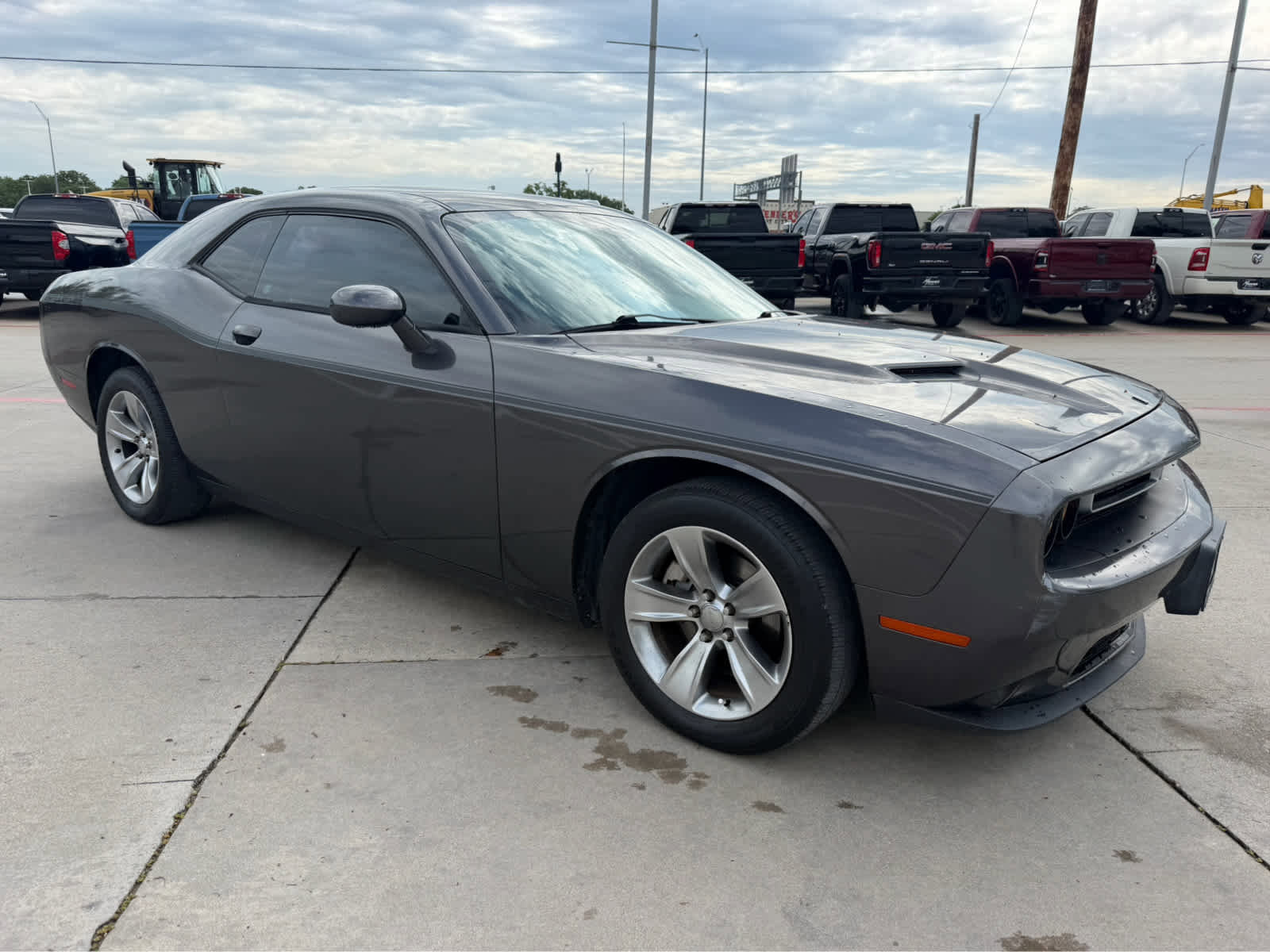 Used 2015 Dodge Challenger SXT RWD image 5