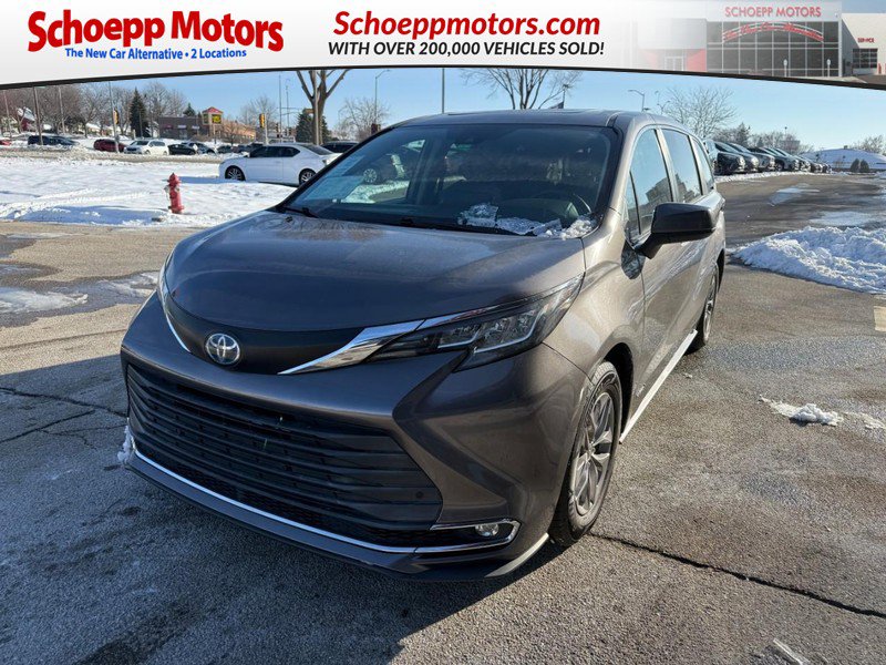 Used 2021 Toyota Sienna XLE