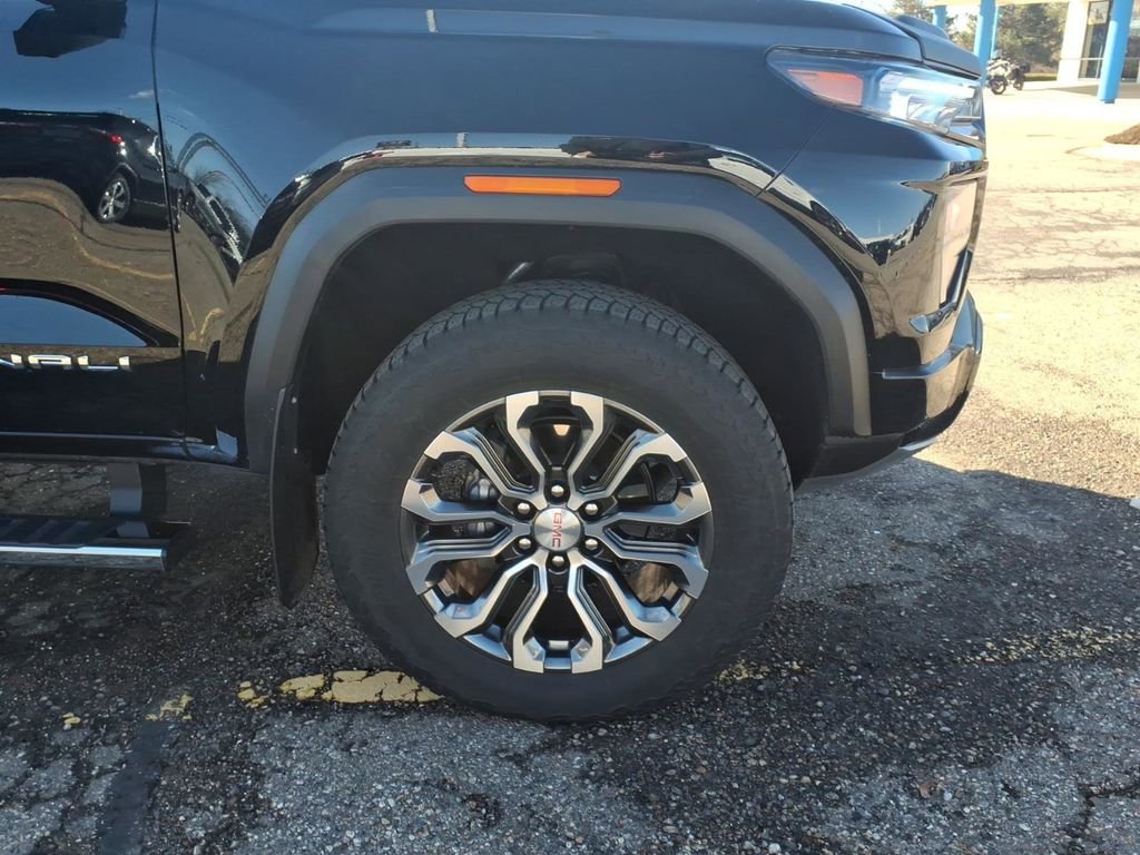 Used 2024 GMC Canyon Denali image 25