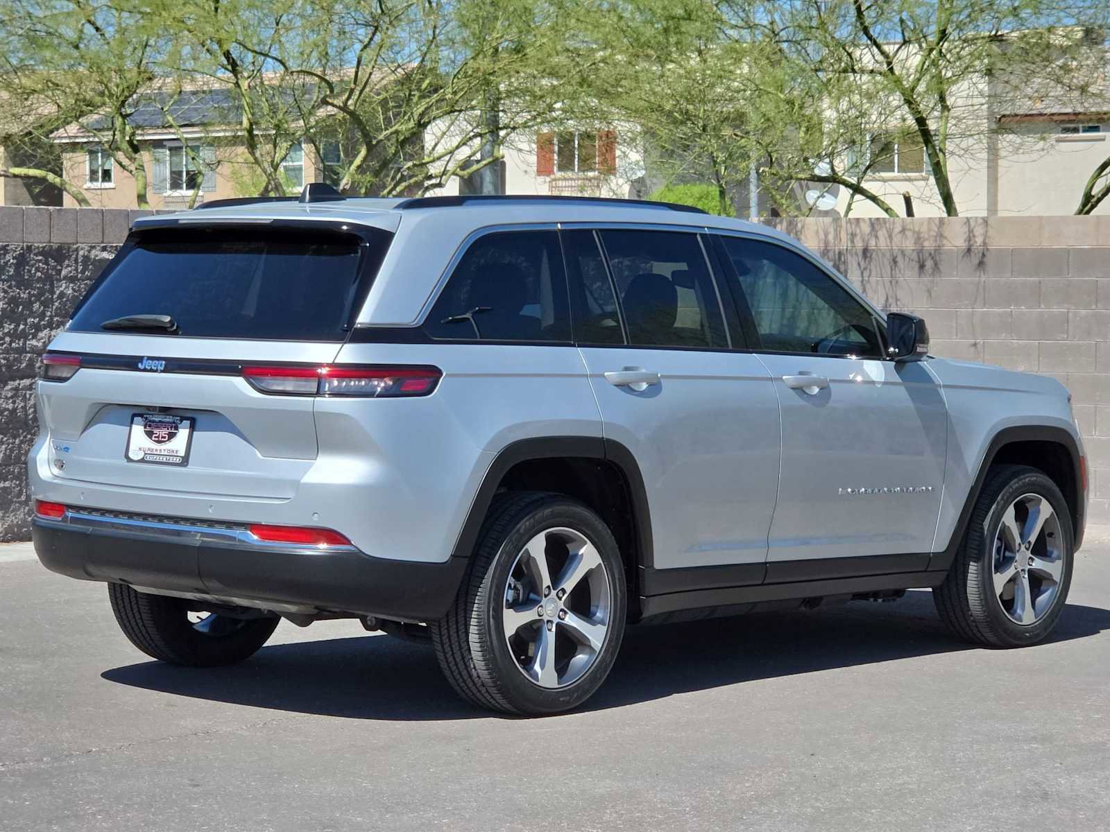 Used 2023 Jeep Grand Cherokee 4WD 4xe image 9