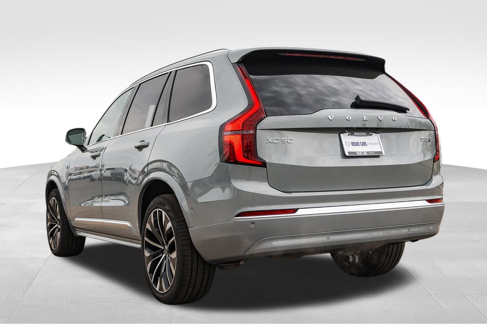 New 2026 Volvo XC90 B5 Plus w/ Protection Package image 7