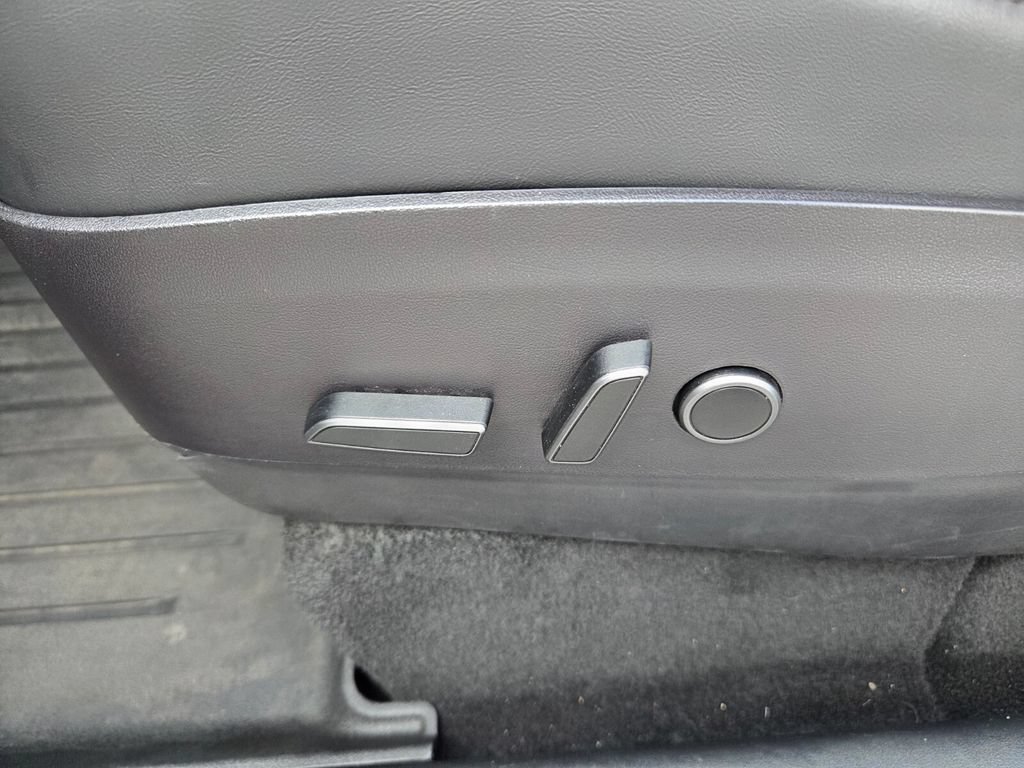 Used 2021 Tesla Model Y Long Range AWD/4WD image 5