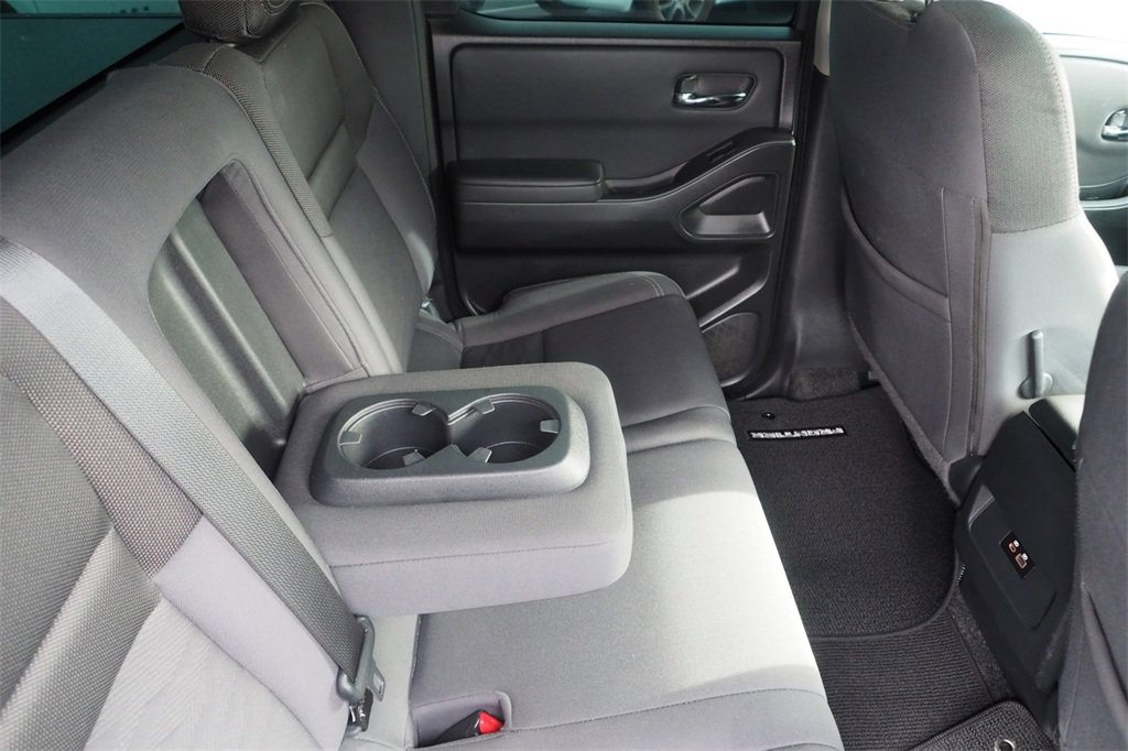 Used 2022 Nissan Frontier SV image 25