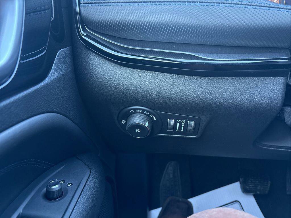New 2026 Jeep Compass Latitude AWD/4WD image 15