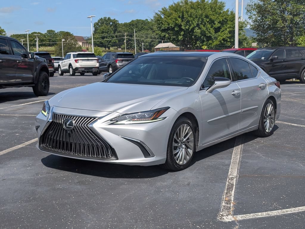 Used 2019 Lexus ES 350 Ultra Luxury w/ Accessory Package 2 FWD image 3