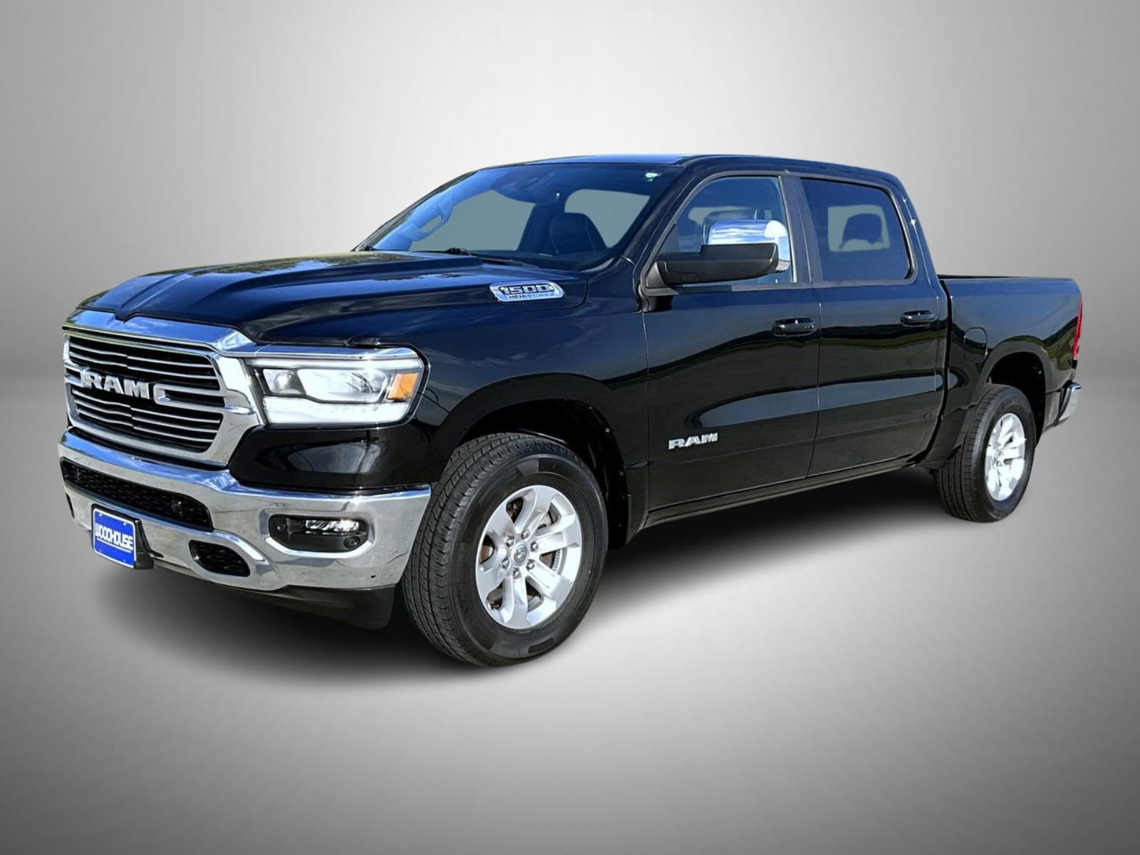 Used 2023 RAM 1500 Laramie AWD/4WD image 1