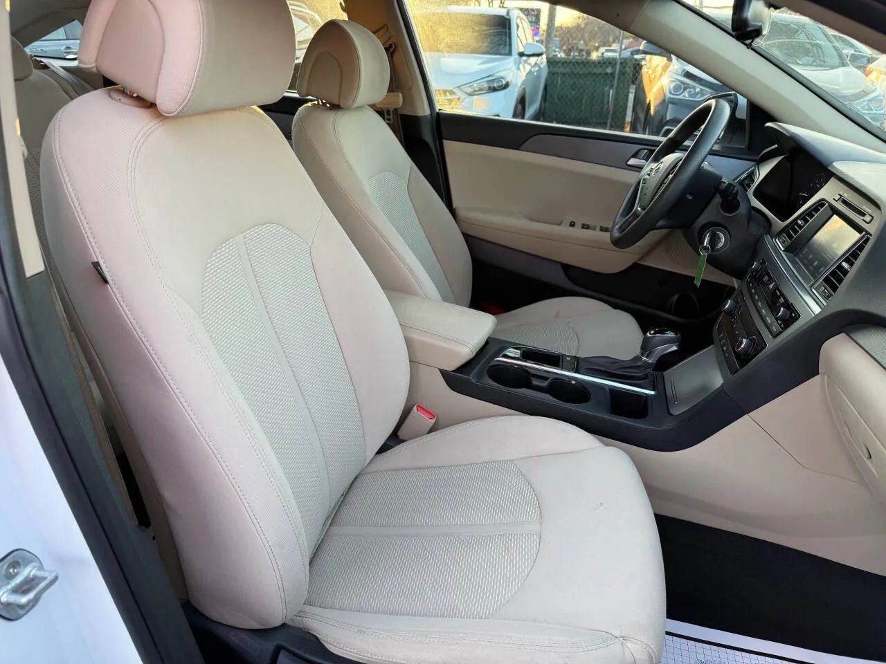 Used 2017 Hyundai Sonata SE w/ Cargo Package image 17