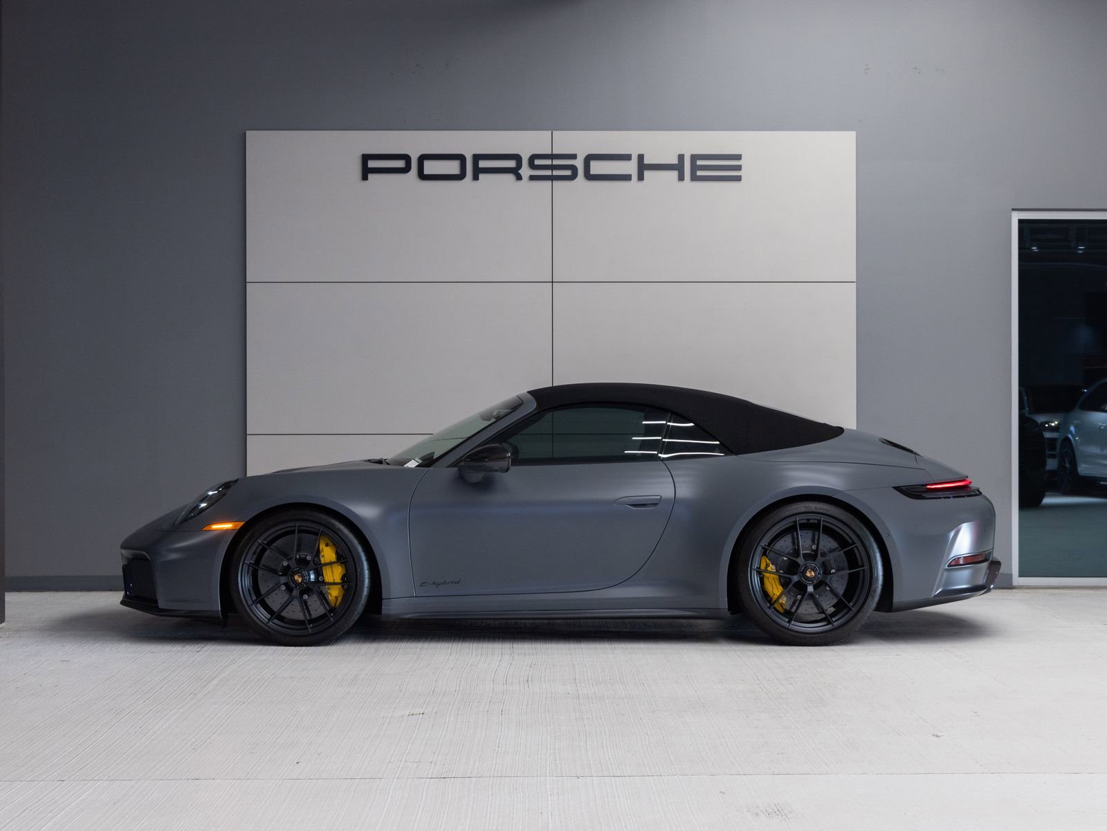 Used 2025 Porsche 911 Carrera GTS image 2