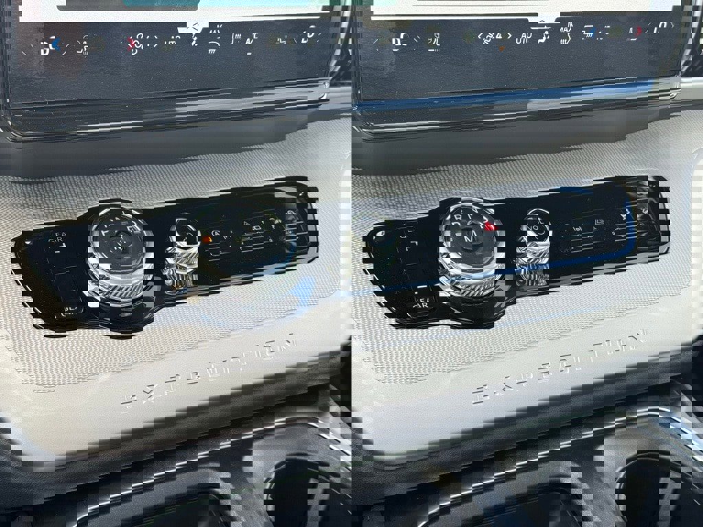 New 2025 Ford Expedition Active image 25