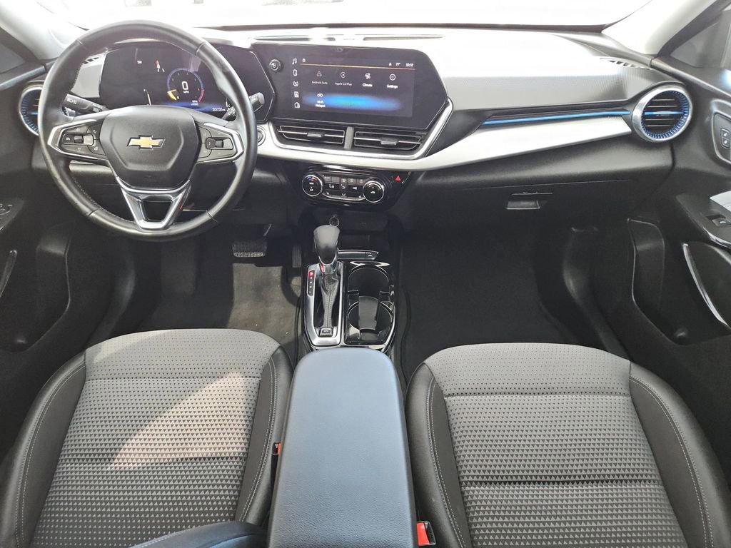 Used 2025 Chevrolet Trax LT w/ LT Convenience Package FWD image 19