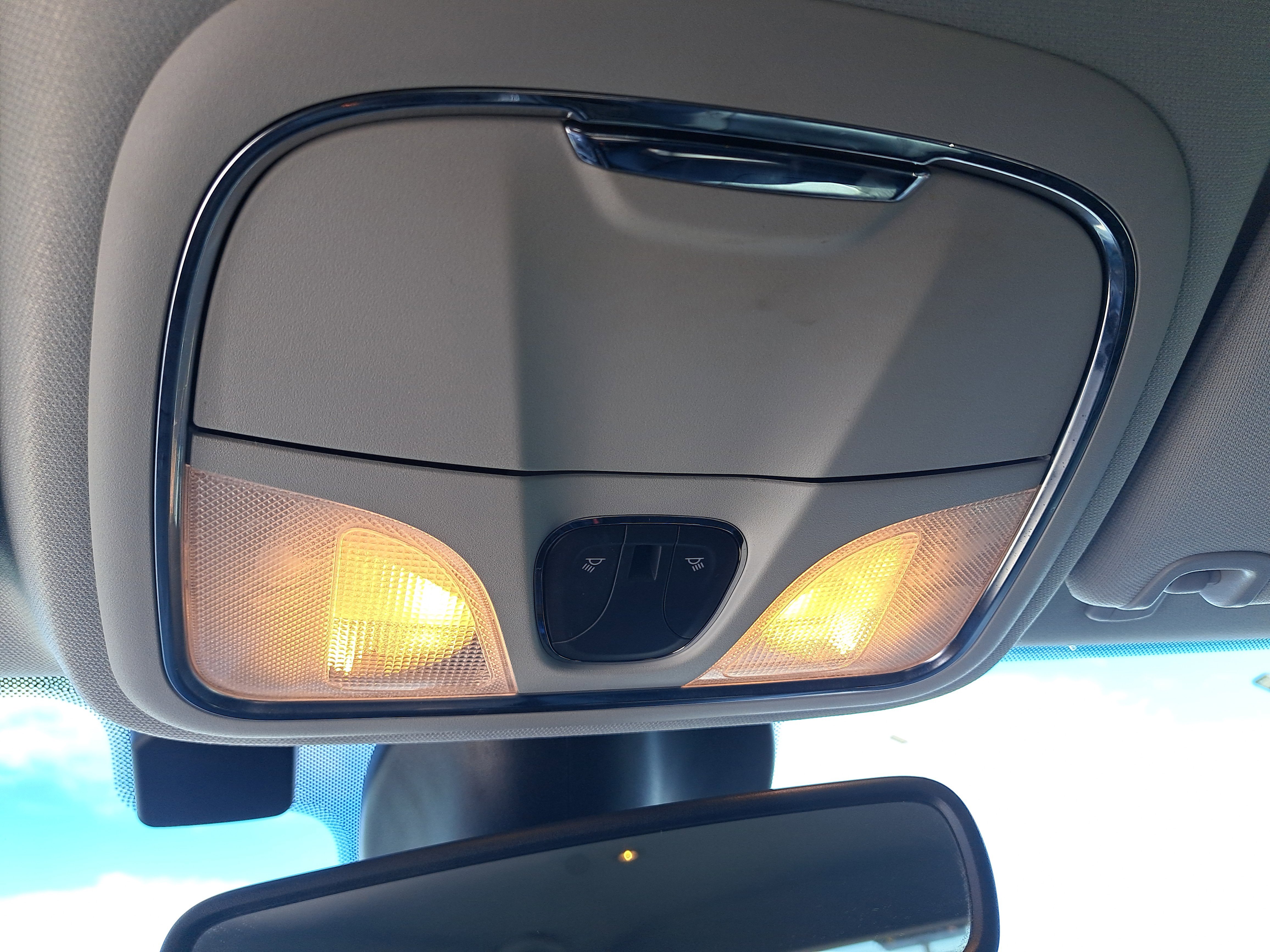 Used 2022 Jeep Cherokee Trailhawk w/ Premium Leather Package image 28