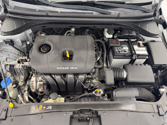 Used 2017 Hyundai Elantra SE FWD image 15