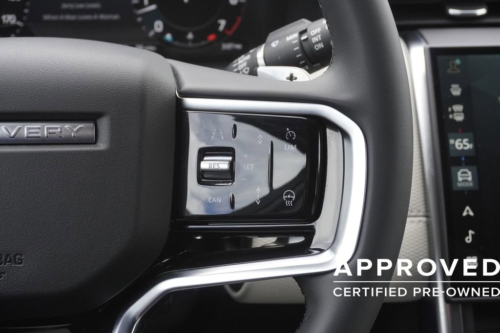 Used 2025 Land Rover Discovery Sport Dynamic SE image 13