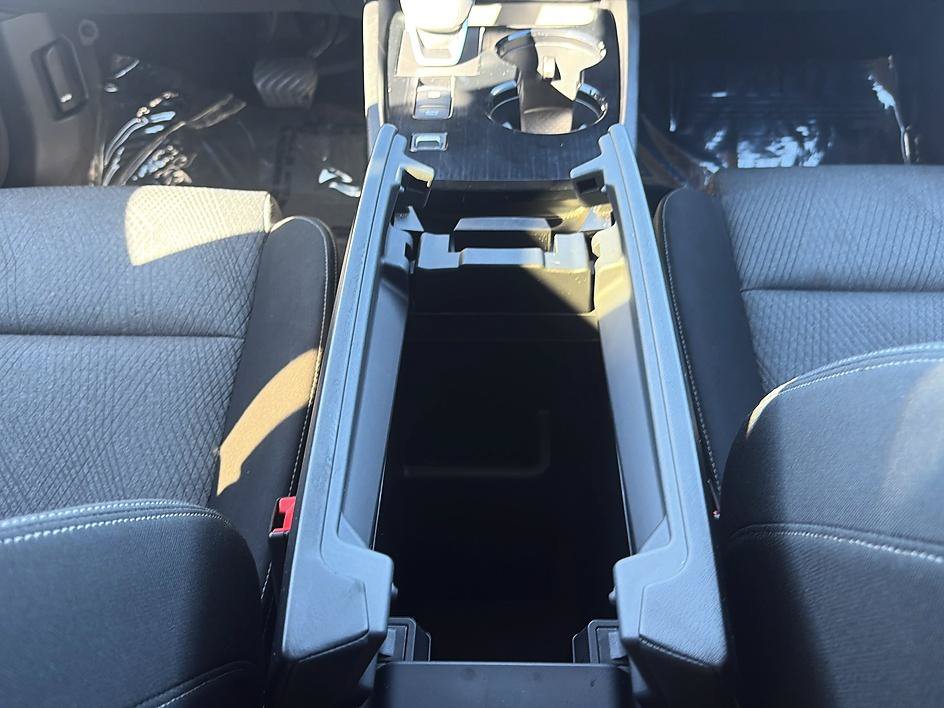 Certified 2025 Nissan Rogue SV FWD image 34