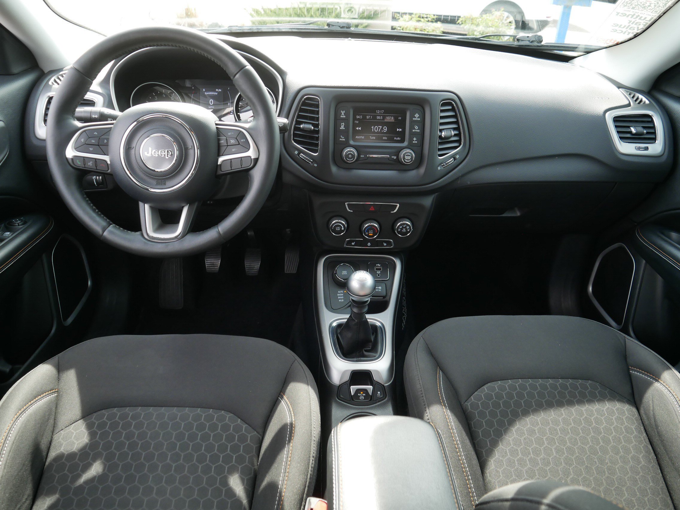Used 2018 Jeep Compass Sport w/ Cold Weather Group AWD/4WD image 10