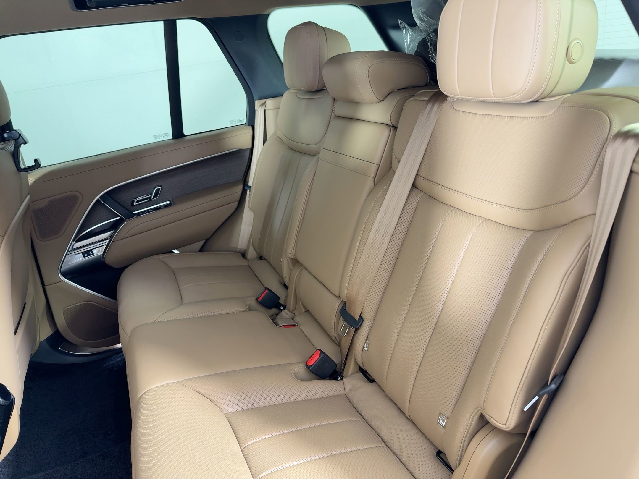 New 2026 Land Rover Range Rover SE image 26