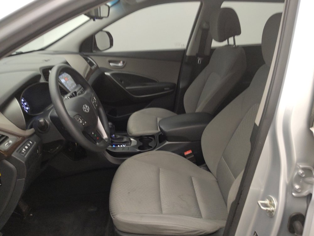 Used 2018 Hyundai Santa Fe SE image 17