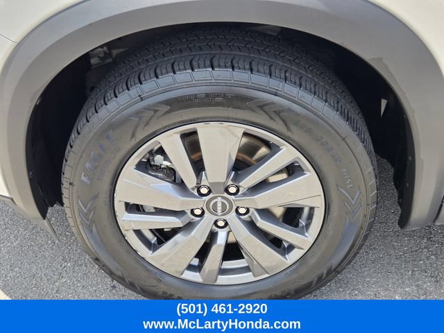 Used 2025 Nissan Pathfinder SV AWD/4WD image 19