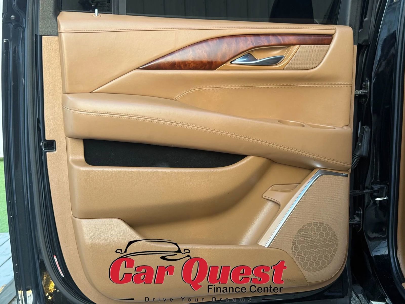 Used 2015 Cadillac Escalade ESV Platinum AWD/4WD image 13