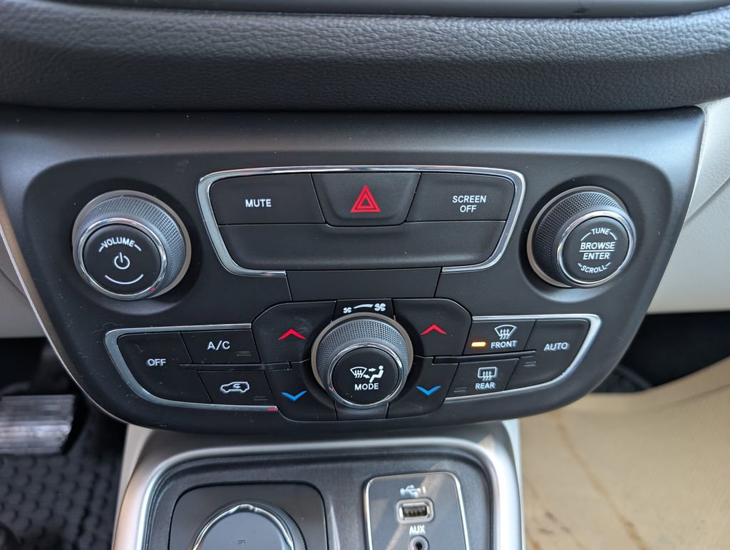 Used 2019 Jeep Compass Latitude w/ Cold Weather Group AWD/4WD image 27