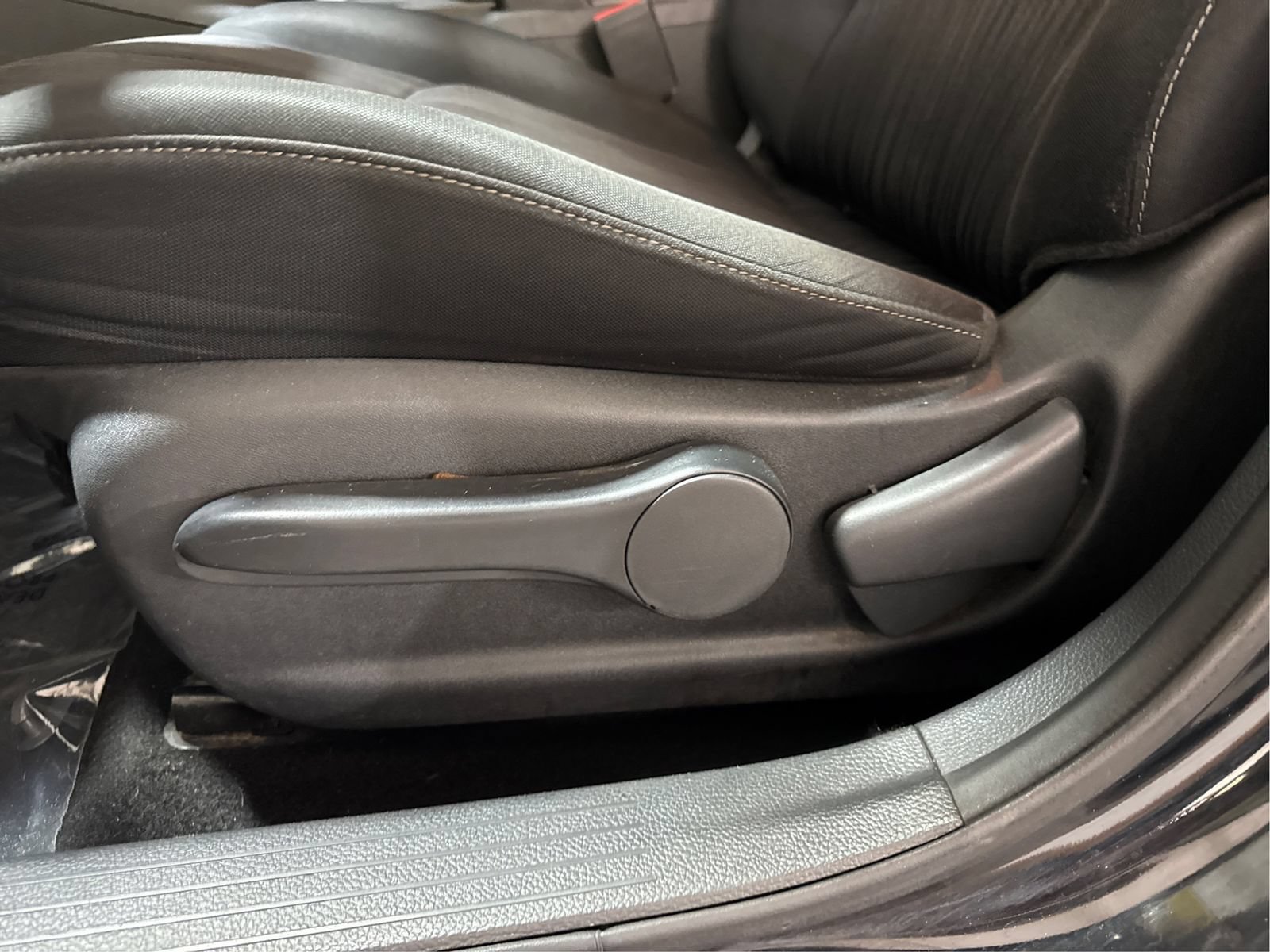 Used 2018 Nissan Sentra SV FWD image 18