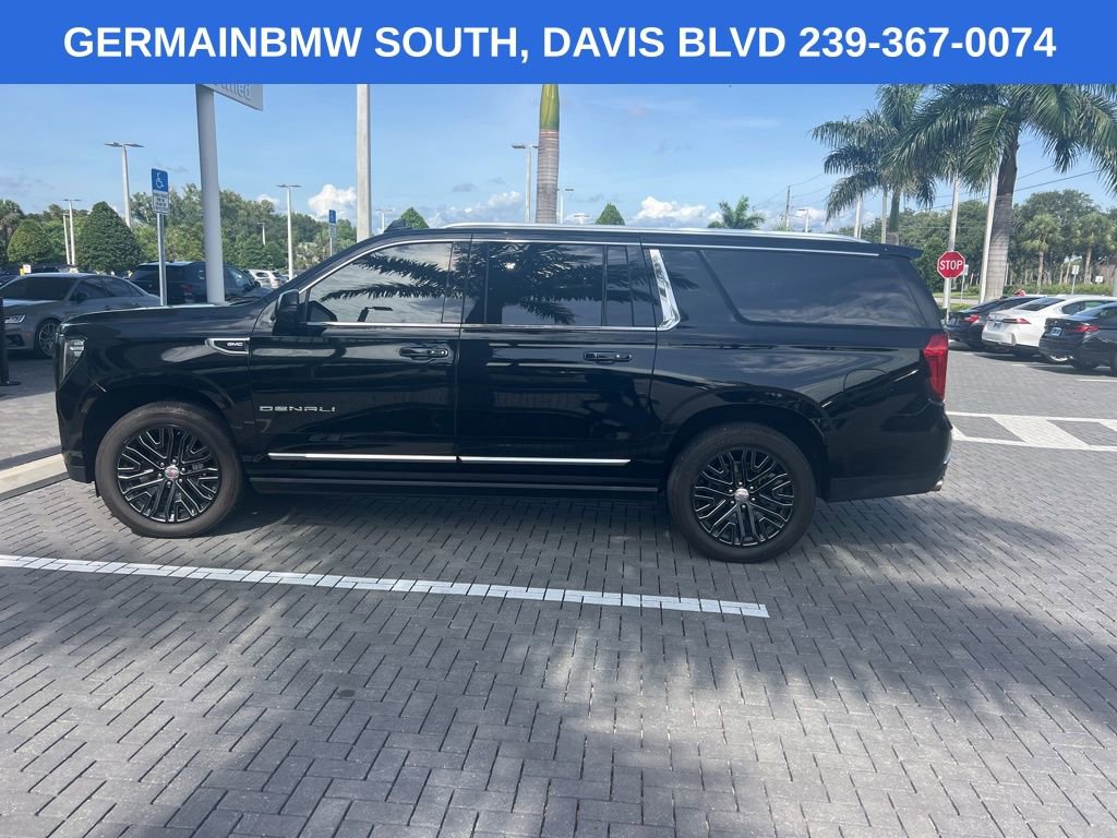 Used 2021 GMC Yukon XL Denali w/ Denali Premium Package AWD/4WD image 8