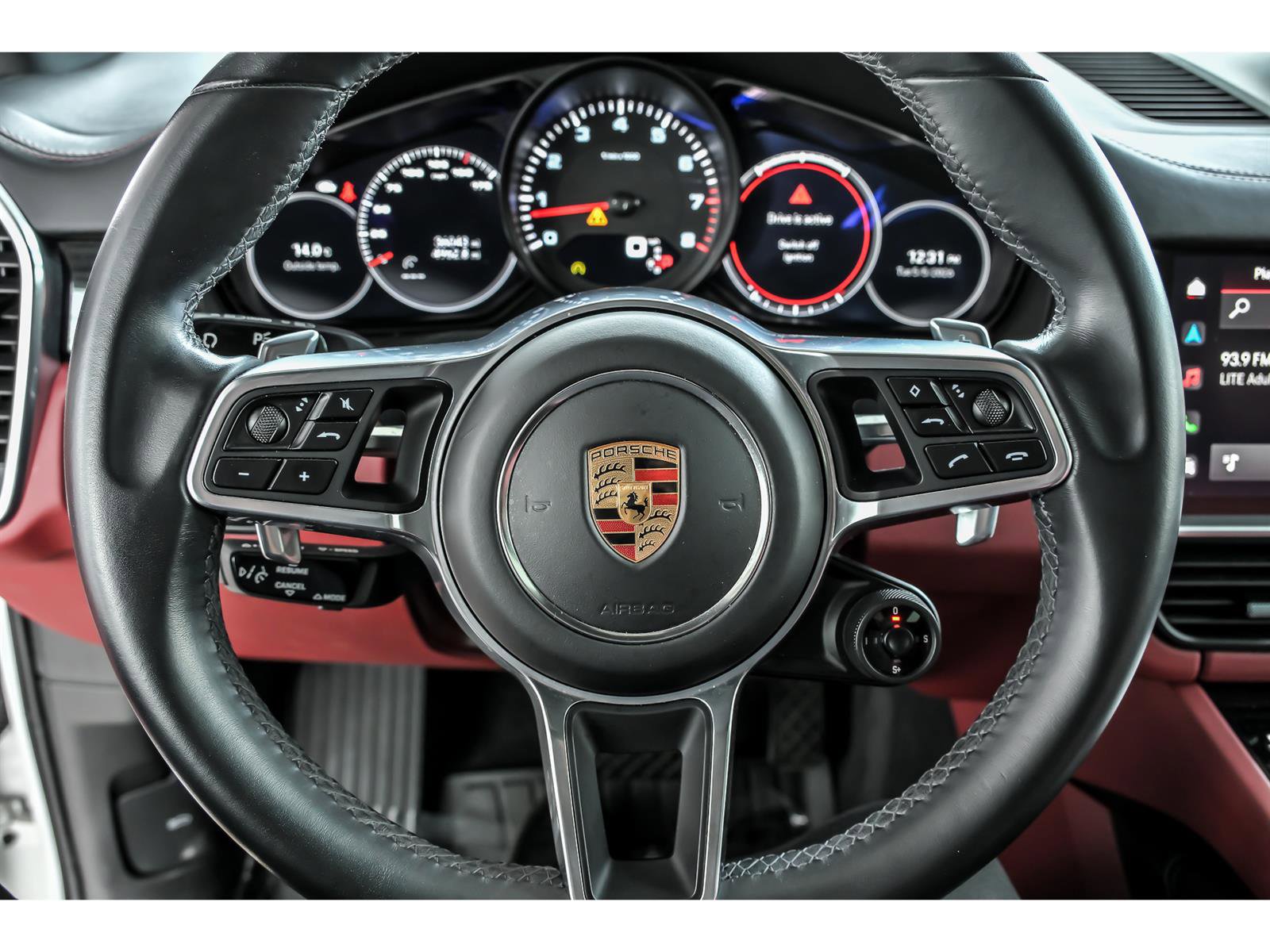Used 2023 Porsche Cayenne Platinum Edition AWD/4WD image 18