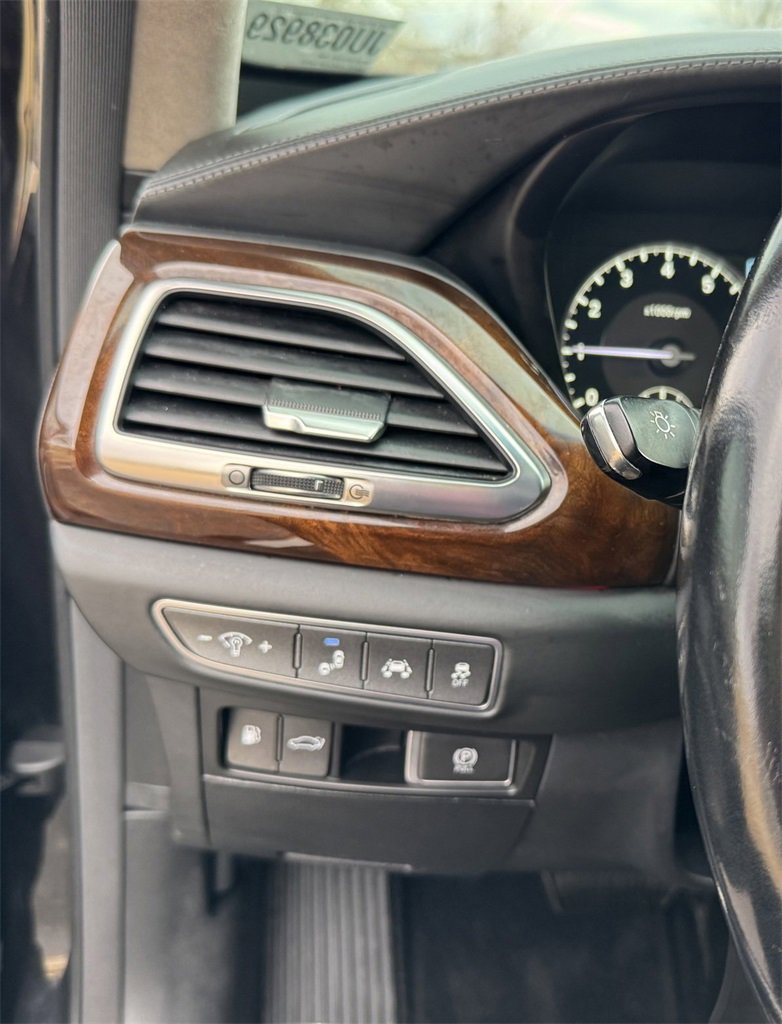 Used 2018 Genesis G90 3.3T Premium image 15