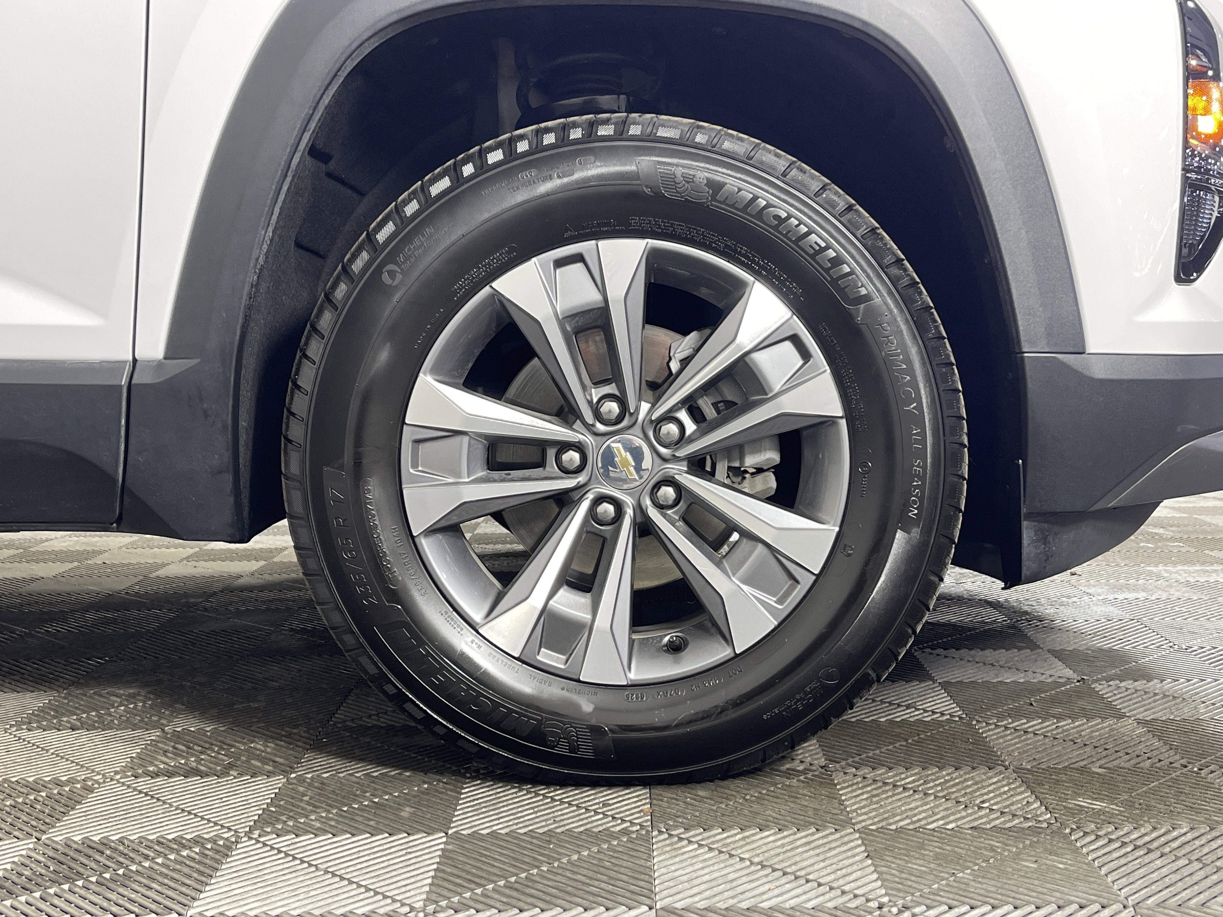 Used 2025 Chevrolet Equinox LT image 7