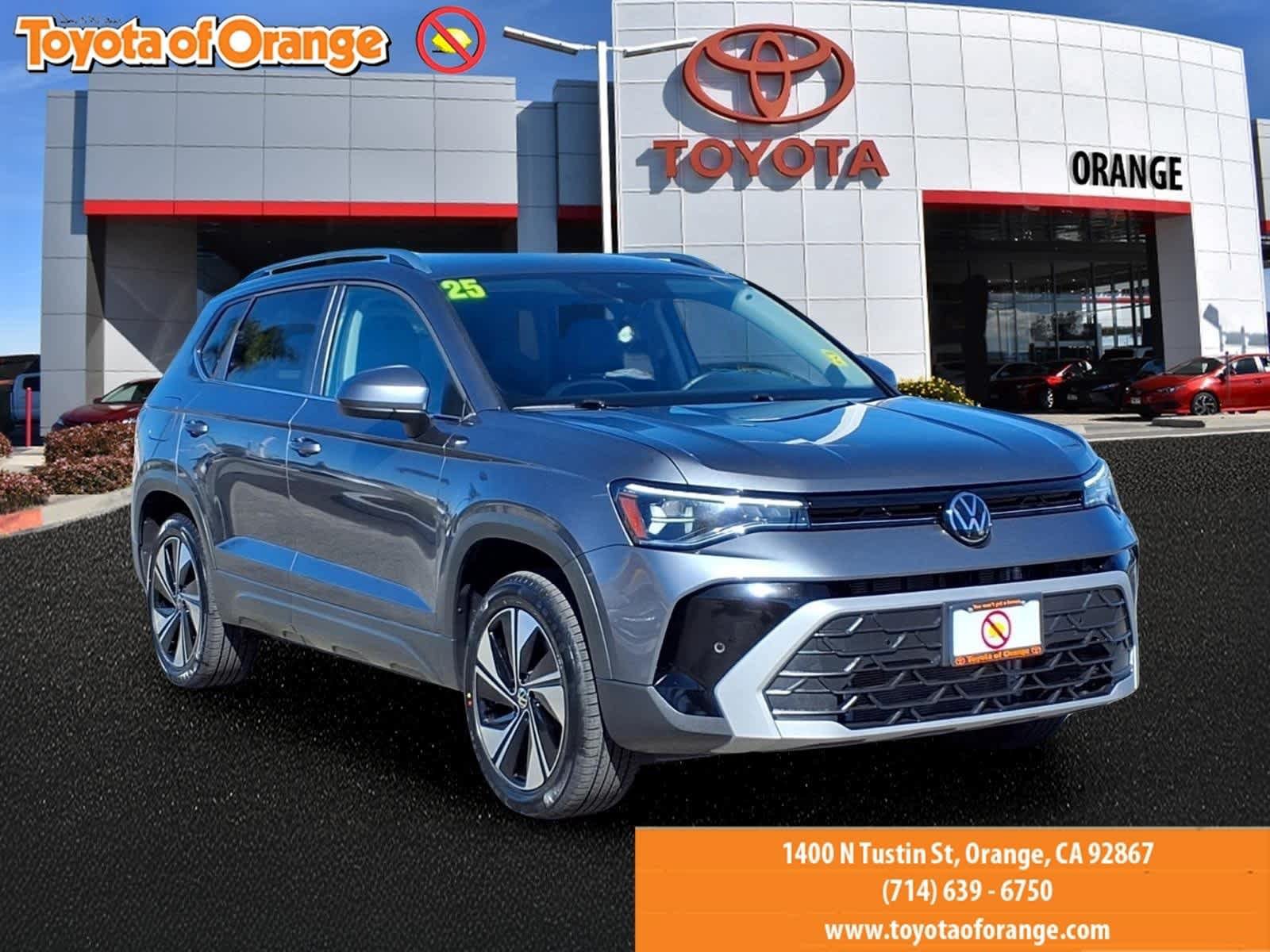 Used 2025 Volkswagen Taos SE AWD/4WD image 1