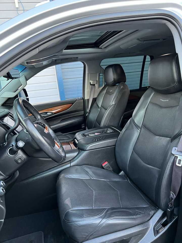 Used 2017 Cadillac Escalade Luxury image 21