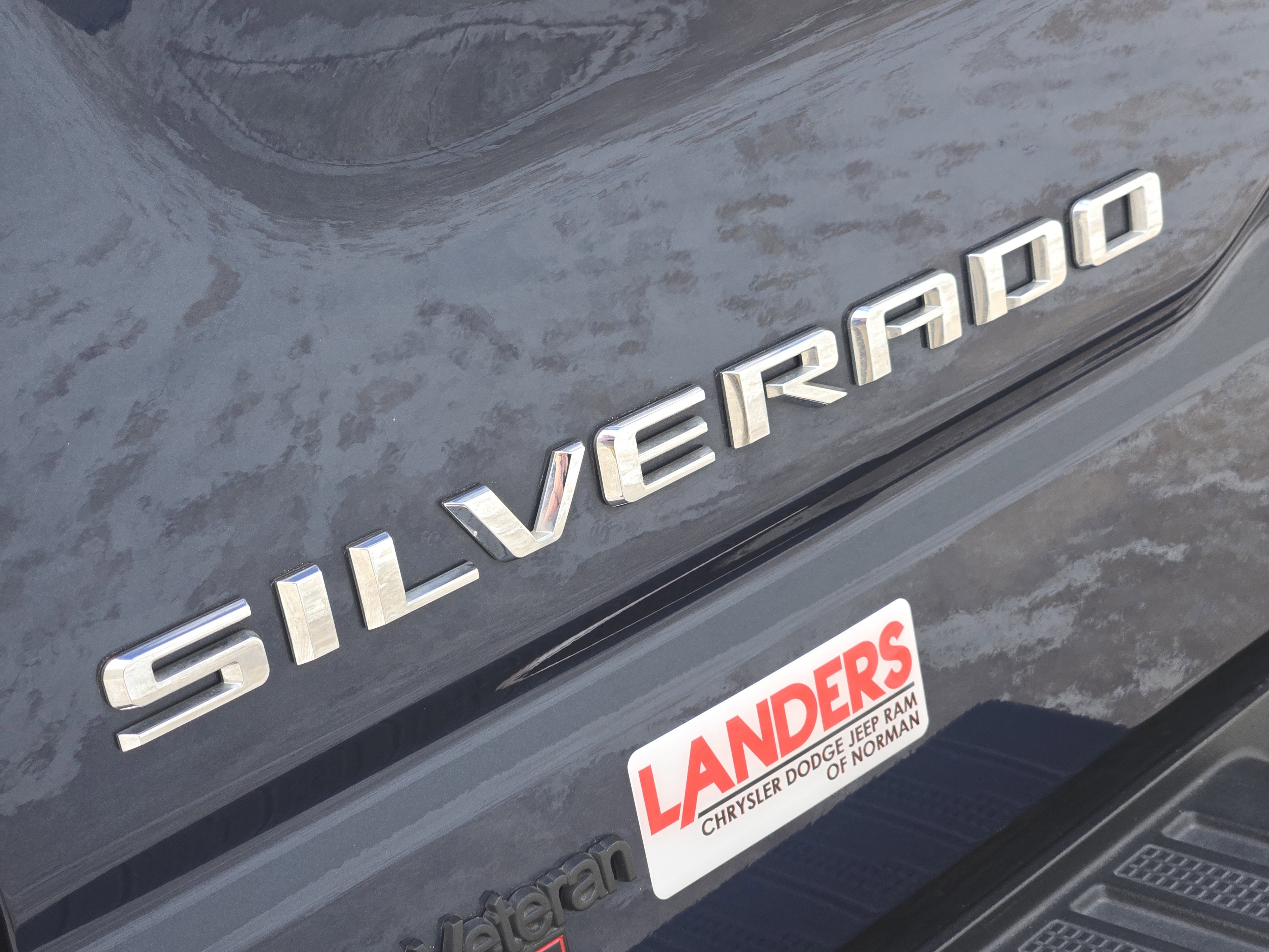 Used 2022 Chevrolet Silverado 1500 LTZ image 12
