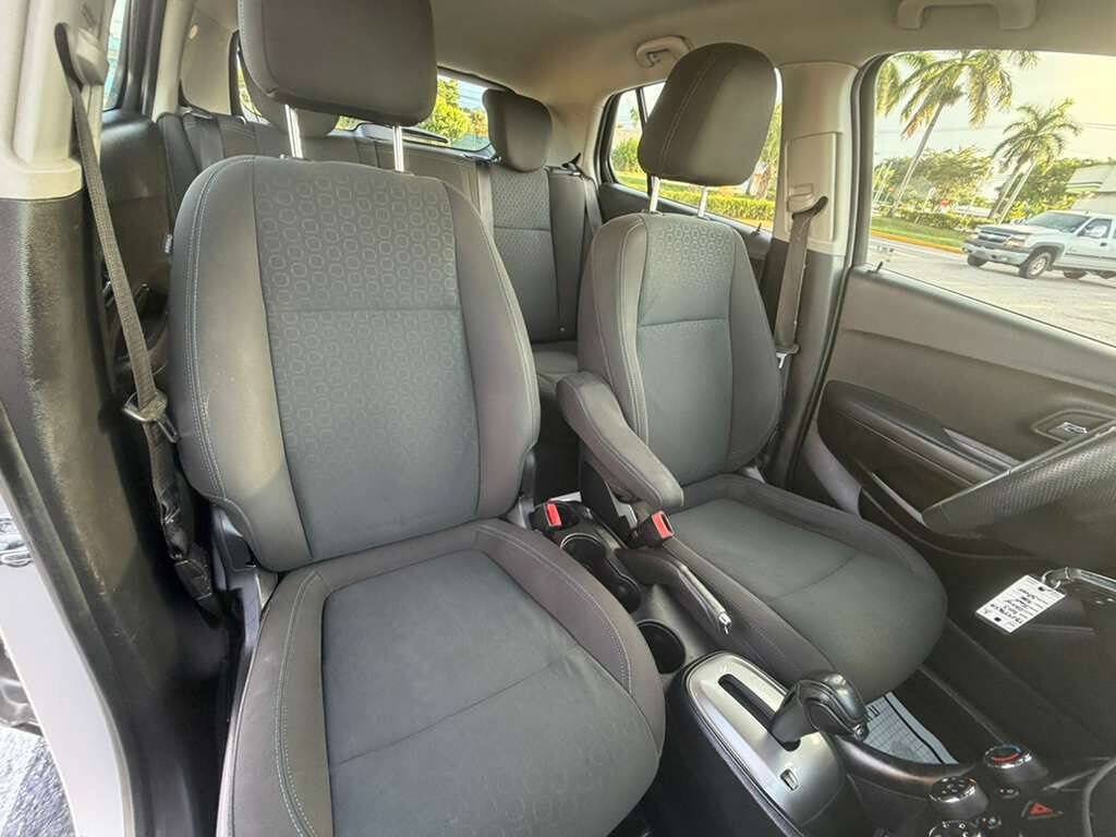 Used 2015 Chevrolet Trax LS FWD image 16