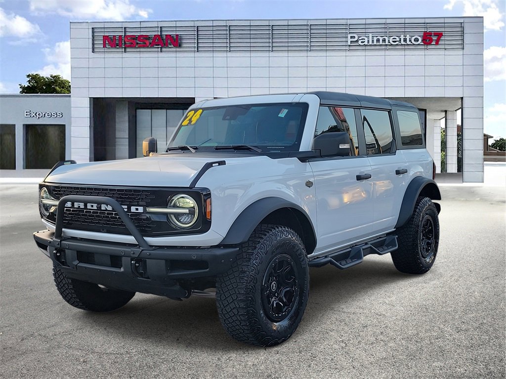 Used 2024 Ford Bronco Wildtrak image 3