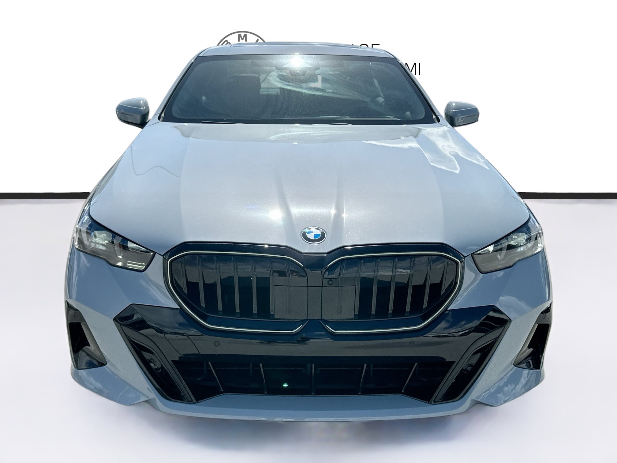 Used 2025 BMW 530i w/ M Sport Package RWD image 2