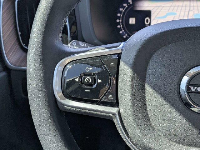 Used 2023 Volvo XC60 B5 Plus w/ Protection Package Premier FWD image 32
