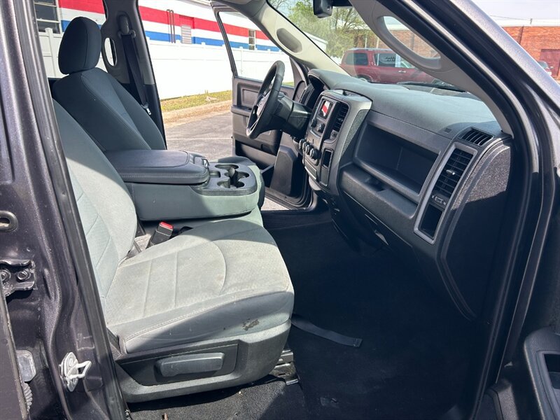 Used 2018 RAM 1500 Express AWD/4WD image 12