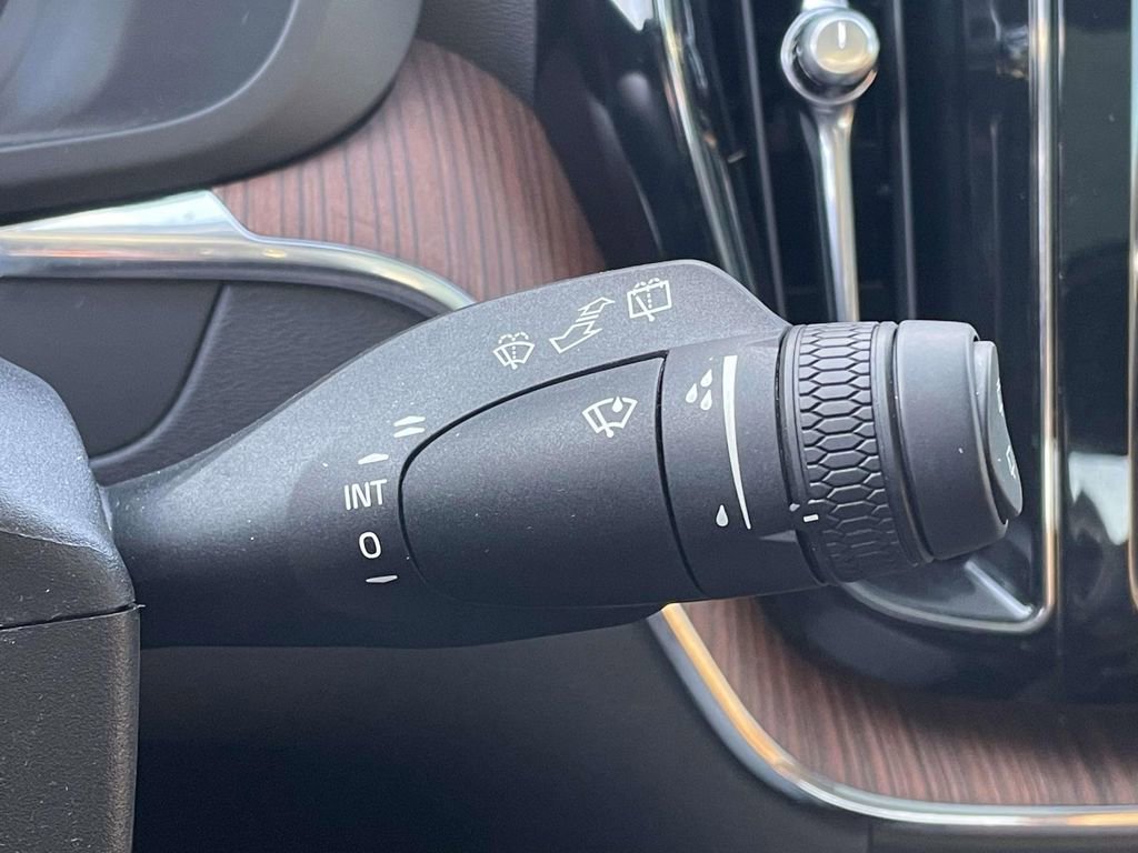 Used 2023 Volvo XC60 B5 Plus w/ Climate Package image 13