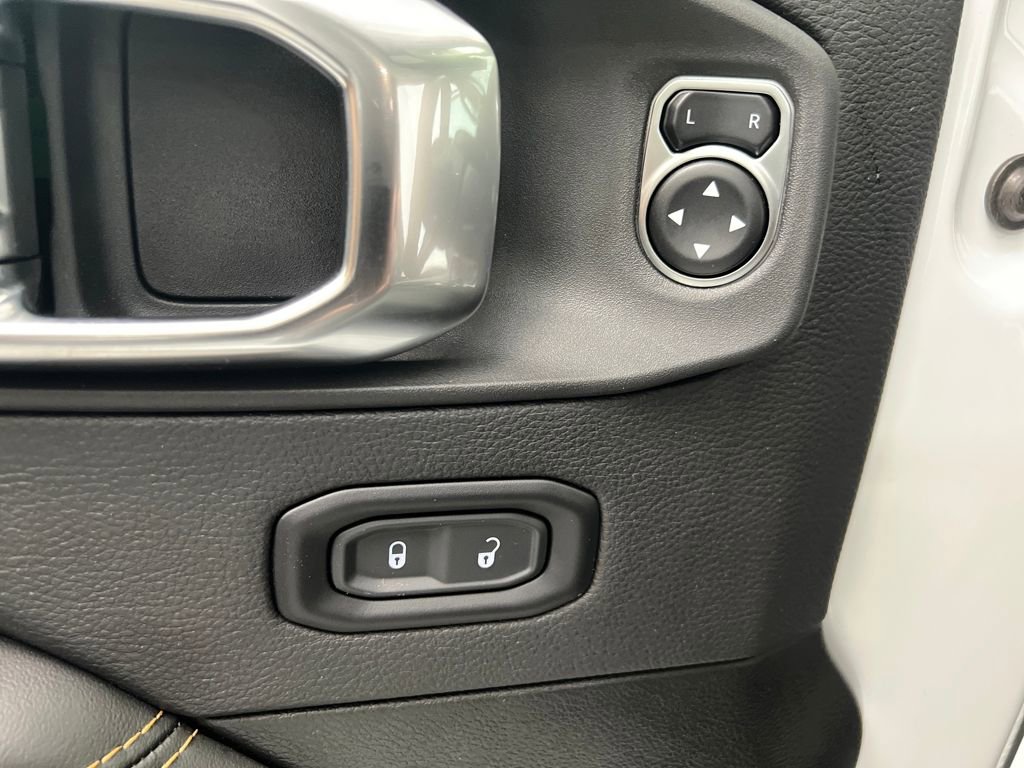 Used 2025 Jeep Wrangler Sahara 4xe image 12